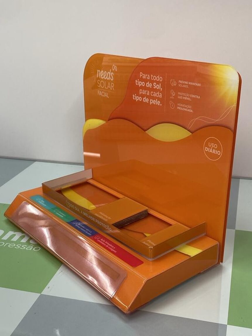 display-de-balcao-em-acrilico-3